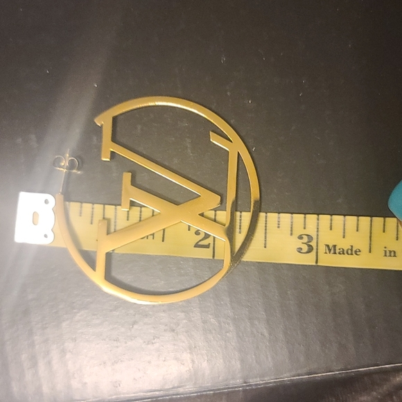 ***Rated 5 Stars Fashion Hoop Earrings BN - Picture 3 of 5